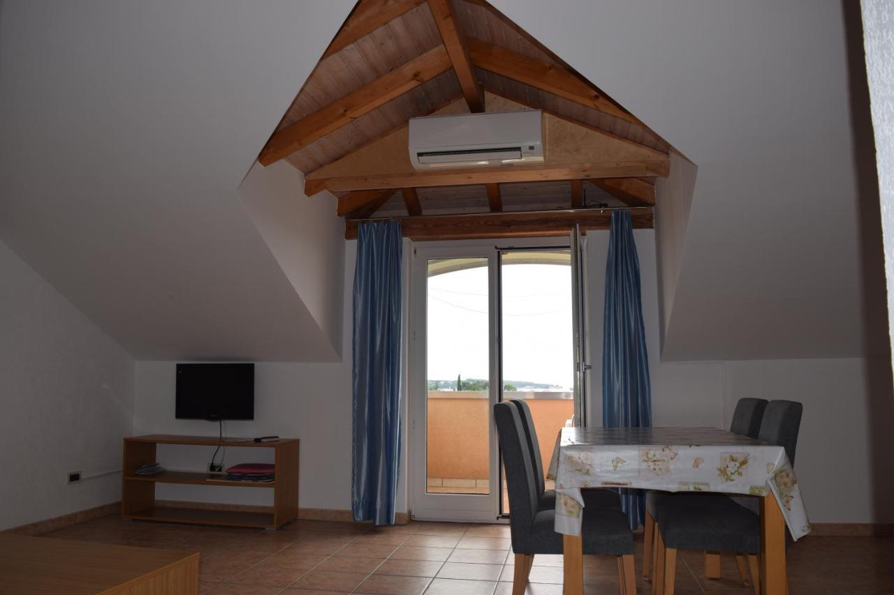 Apartments Grgic Novigrad Istria Exterior foto