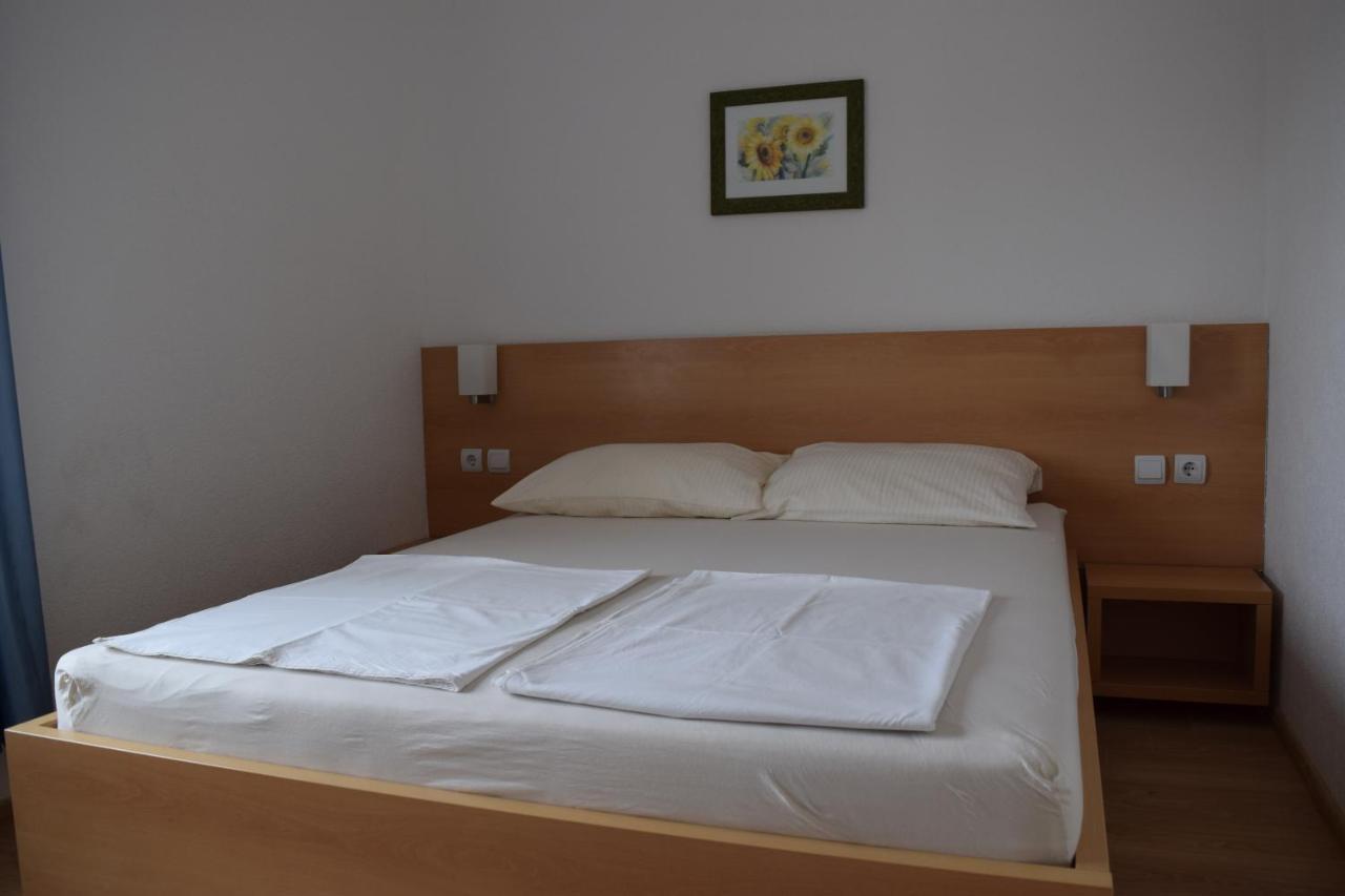 Apartments Grgic Novigrad Istria Exterior foto