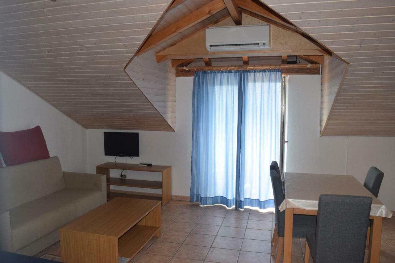 Apartments Grgic Novigrad Istria Exterior foto